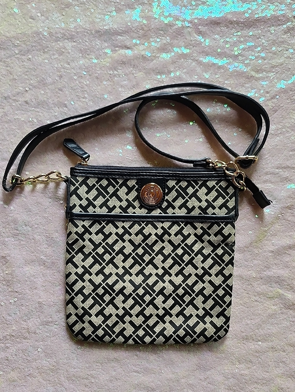 Tommy Hilfiger Black & Cream Logo-Pattern Crossbody Bag! Nice NWOT! Perfect!